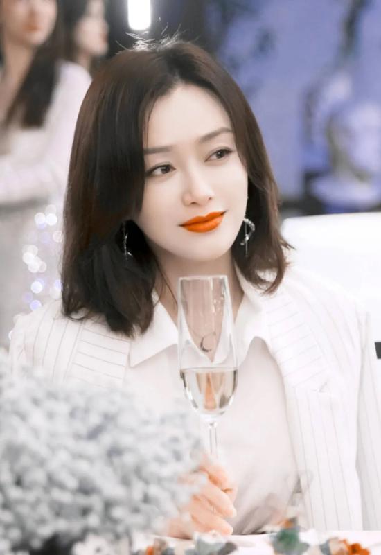 娱乐吃瓜电影经纪人是谁,揭秘娱乐圈“吃瓜”电影背后的神秘经纪人