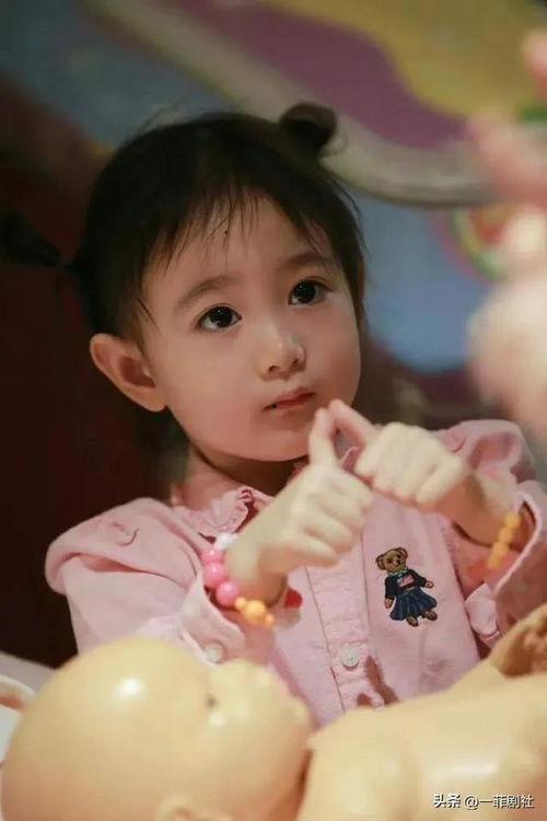 小八娱乐吃瓜,揭秘娱乐圈最新吃瓜事件,带你领略明星幕后故事